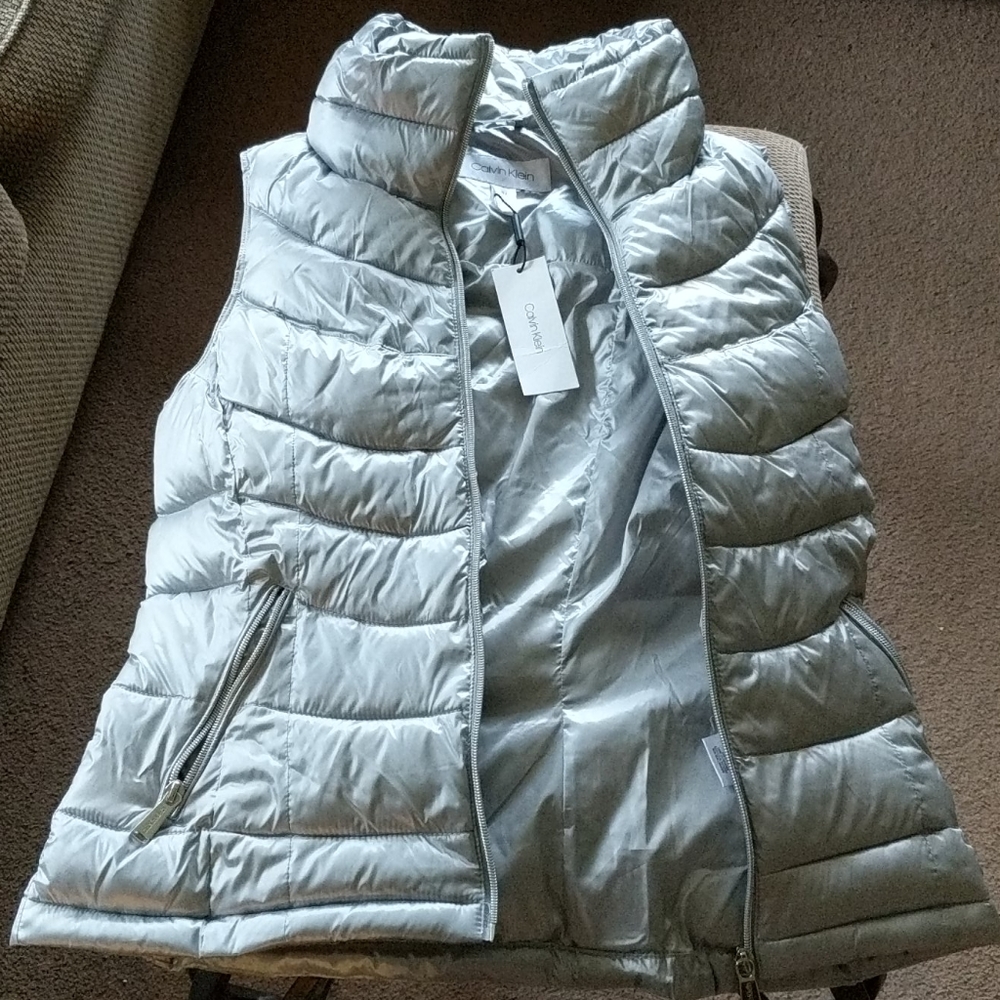 Calvin Klein women's size S silver puffer vest NWT